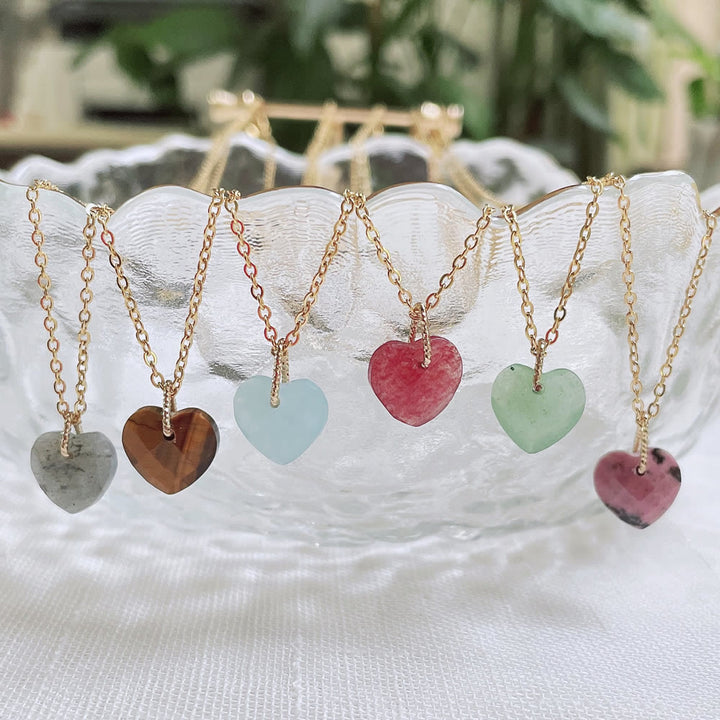 Collar de acero y titanio con corte de corazón de cristal natural de Olivenorma