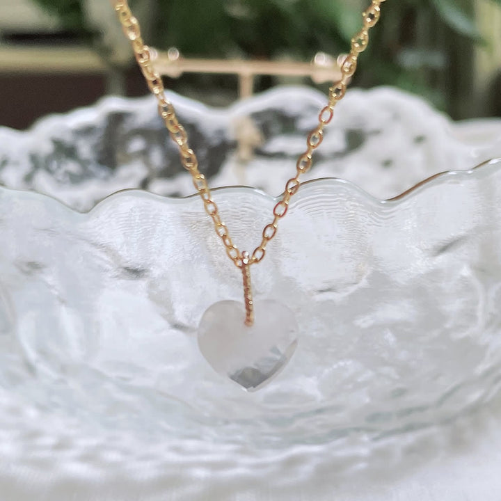 Collar de acero y titanio con corte de corazón de cristal natural de Olivenorma