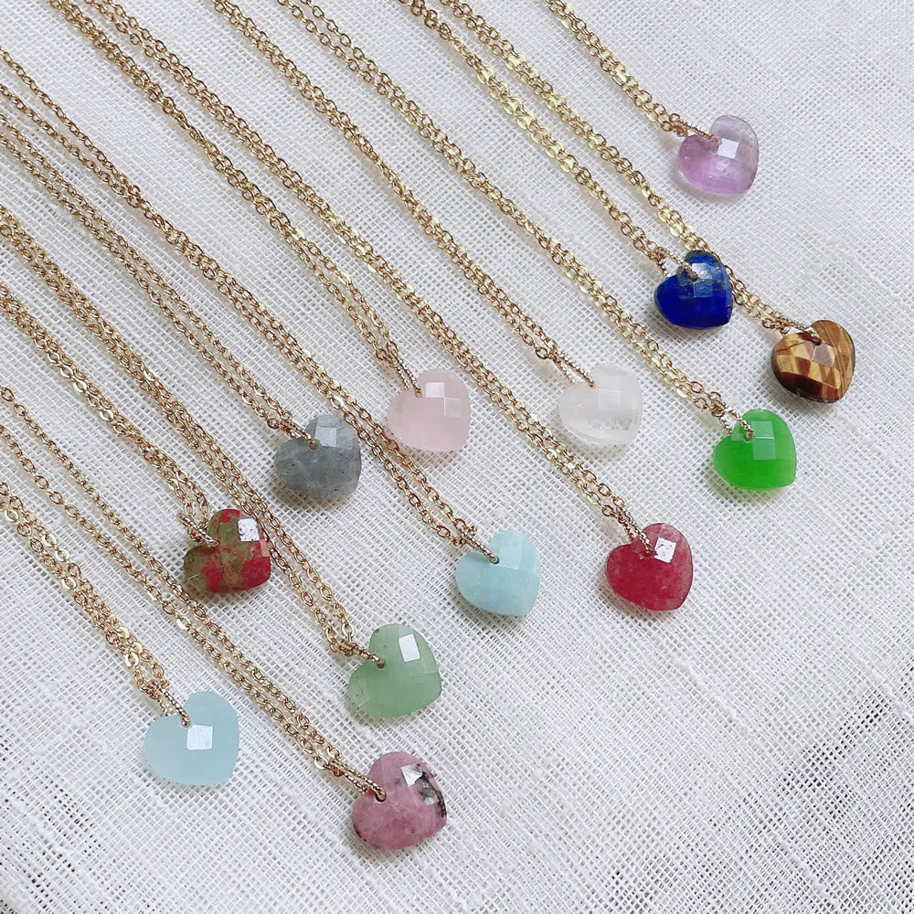 Collar de acero y titanio con corte de corazón de cristal natural de Olivenorma