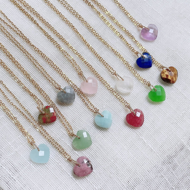 Collar de acero y titanio con corte de corazón de cristal natural de Olivenorma