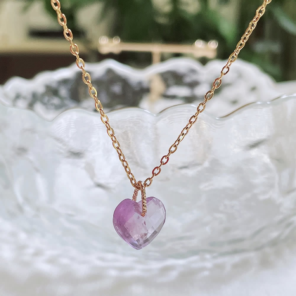 Collar de acero y titanio con corte de corazón de cristal natural de Olivenorma