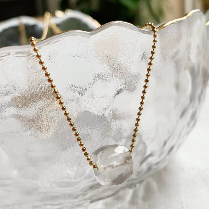 Collar con colgante de cristal natural de corte cuadrado de Olivenorma