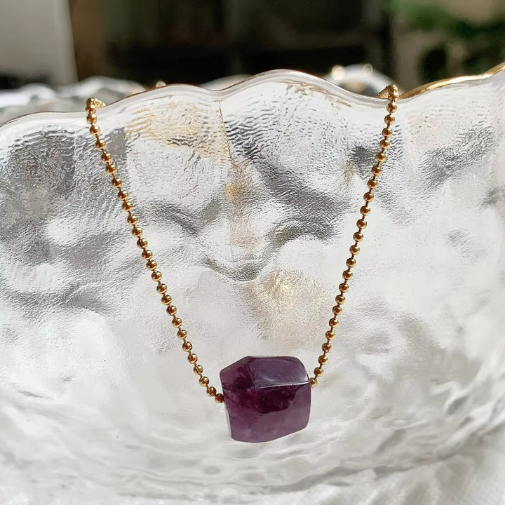 Collar con colgante de cristal natural de corte cuadrado de Olivenorma