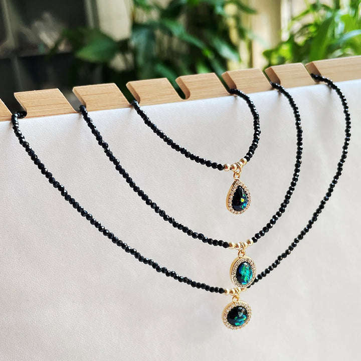 Collar con colgante de ópalo verde Olivenorma y cuentas de obsidiana