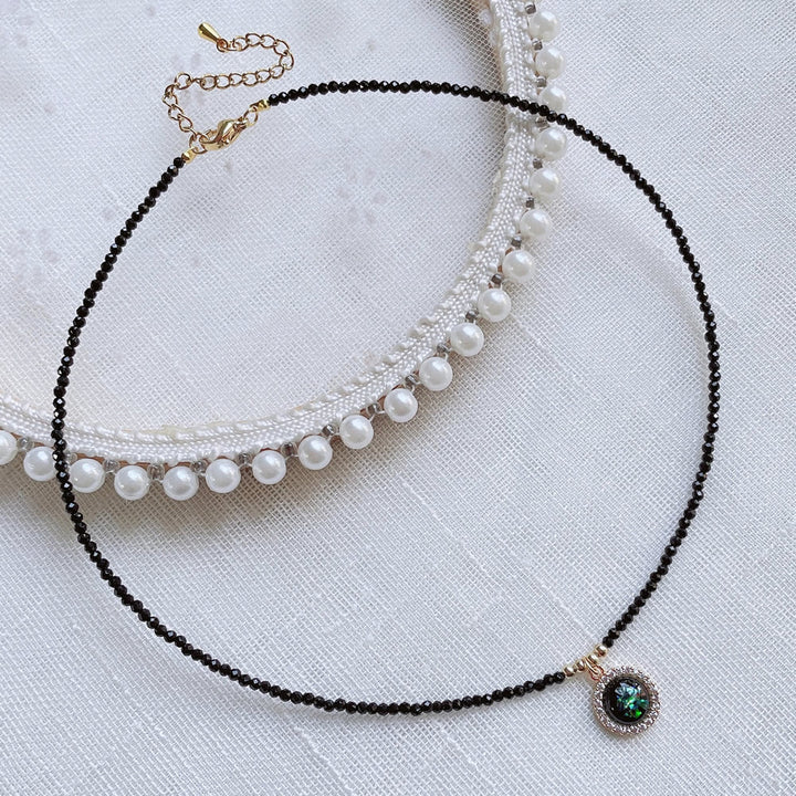 Collar con colgante de ópalo verde Olivenorma y cuentas de obsidiana