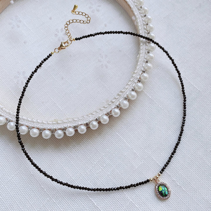 Collar con colgante de ópalo verde Olivenorma y cuentas de obsidiana
