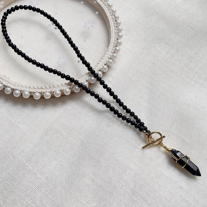 Collar de cuentas de piedra natural con colgante de columna hexagonal de Olivenorma