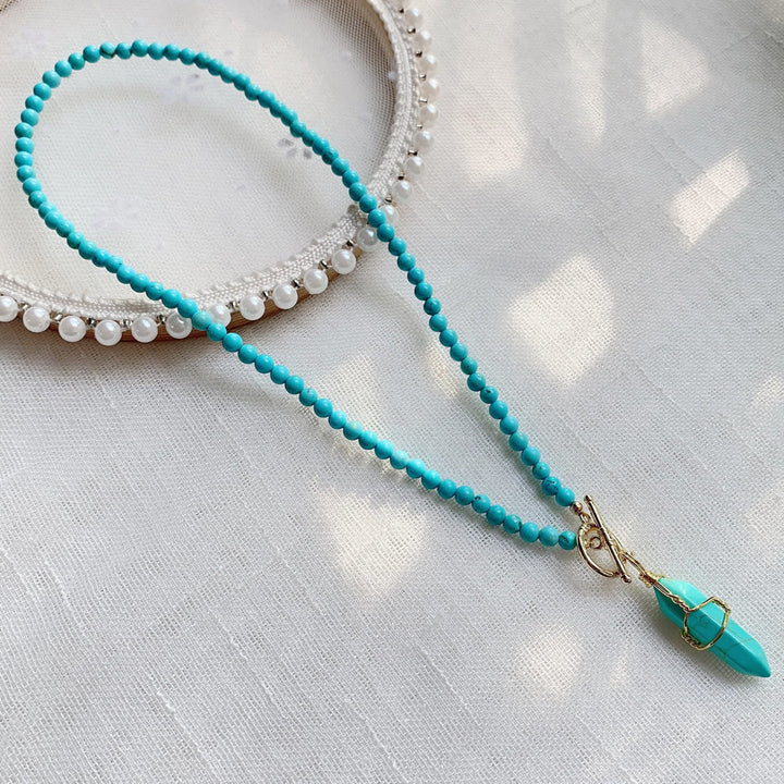 Collar de cuentas de piedra natural con colgante de columna hexagonal de Olivenorma