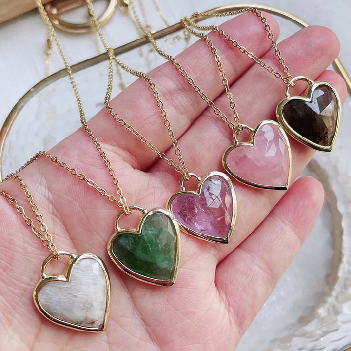 Collar de acero inoxidable con colgante de corazón de cristal de Olivenorma