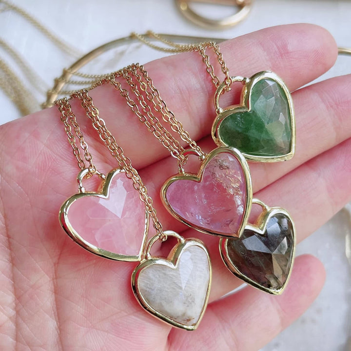 Collar de acero inoxidable con colgante de corazón de cristal de Olivenorma