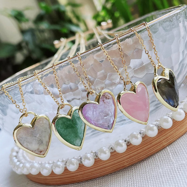 Collar de acero inoxidable con colgante de corazón de cristal de Olivenorma
