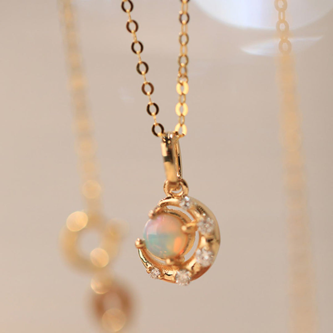 Collar Olivenorma con colgante de estrella y luna de ópalo en plata 925