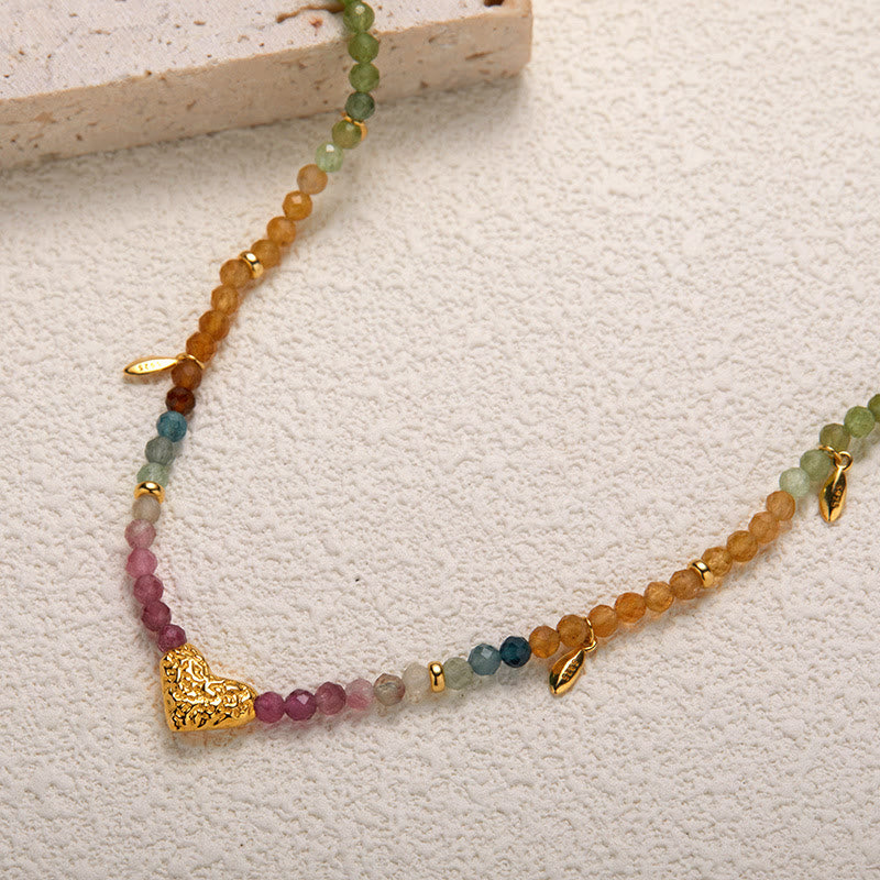 Collar con colgante de corazón de cuentas de turmalina blanca y circonita Olivenorma