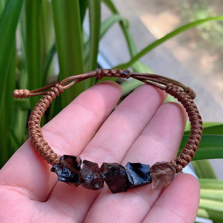 Pulsera trenzada con elementos naturales irregulares de Olivenorma