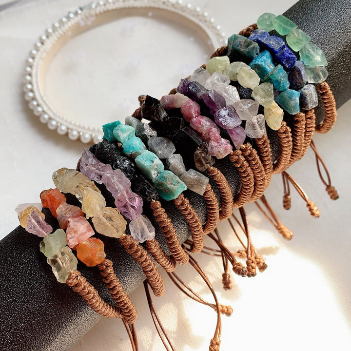 Pulsera trenzada con elementos naturales irregulares de Olivenorma