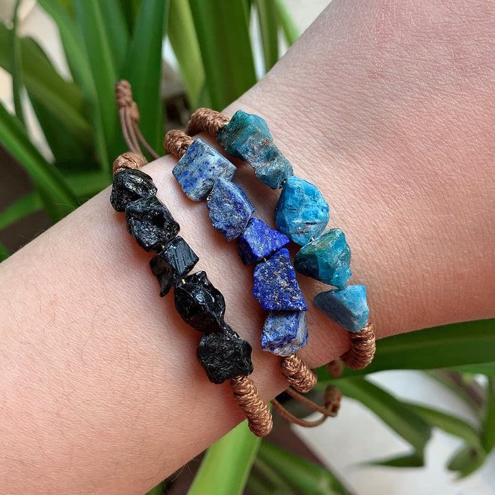 Pulsera trenzada con elementos naturales irregulares de Olivenorma