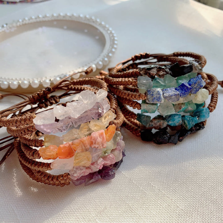 Pulsera trenzada con elementos naturales irregulares de Olivenorma