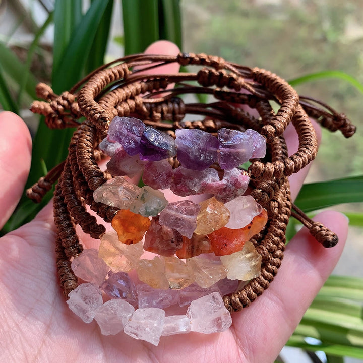 Pulsera trenzada con elementos naturales irregulares de Olivenorma