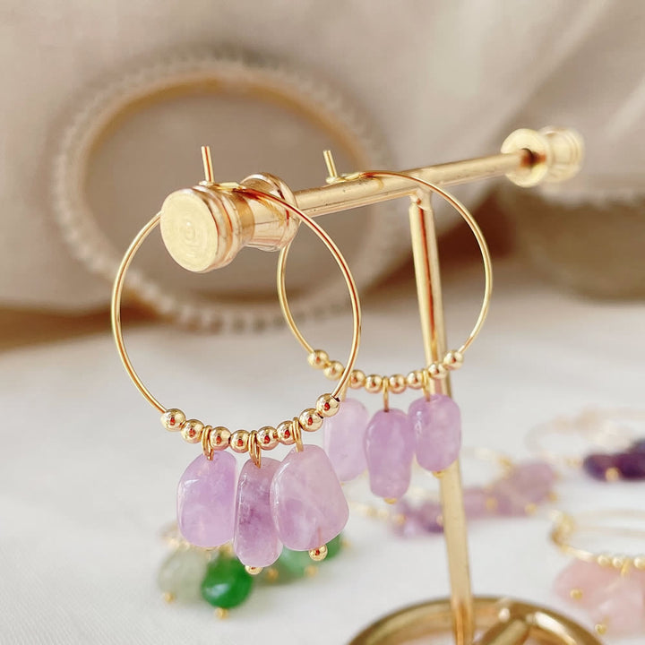 Pendientes de acero y titanio con colgante de cristal triturado natural de Olivenorma
