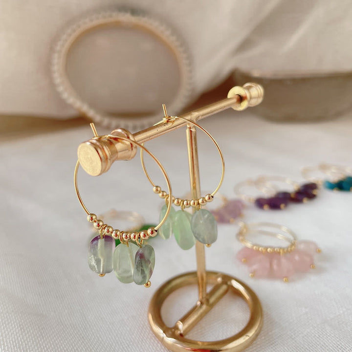 Pendientes de acero y titanio con colgante de cristal triturado natural de Olivenorma