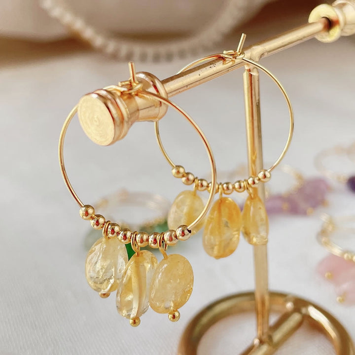 Pendientes de acero y titanio con colgante de cristal triturado natural de Olivenorma