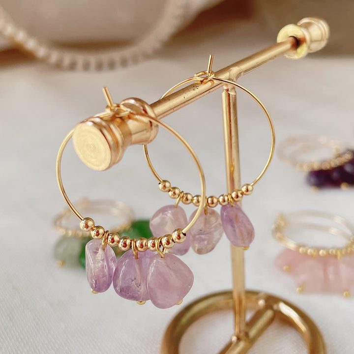 Pendientes de acero y titanio con colgante de cristal triturado natural de Olivenorma