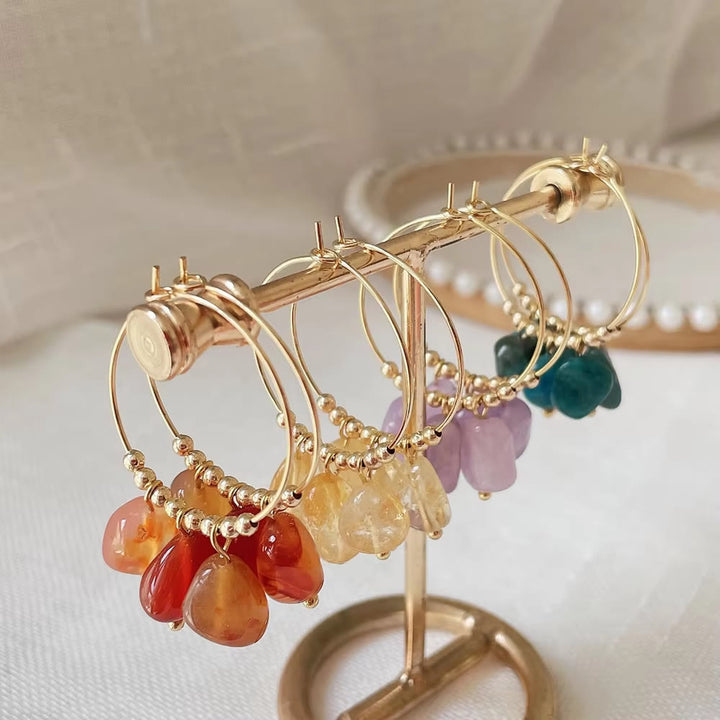 Pendientes de acero y titanio con colgante de cristal triturado natural de Olivenorma