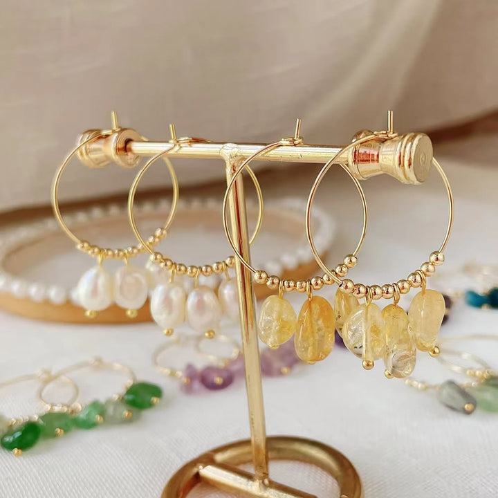 Pendientes de acero y titanio con colgante de cristal triturado natural de Olivenorma