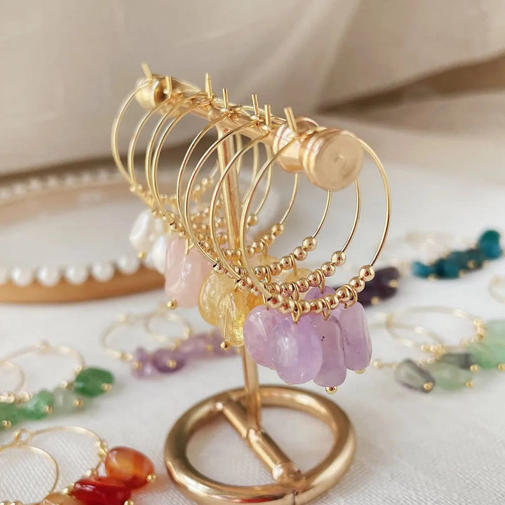 Pendientes de acero y titanio con colgante de cristal triturado natural de Olivenorma
