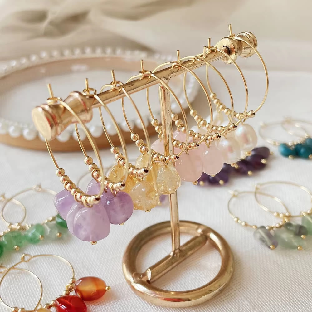 Pendientes de acero y titanio con colgante de cristal triturado natural de Olivenorma