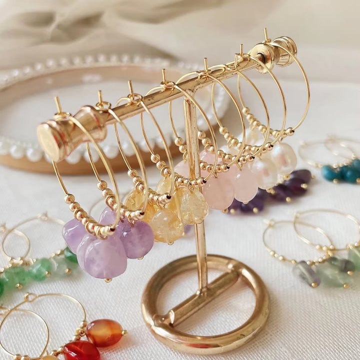 Pendientes de acero y titanio con colgante de cristal triturado natural de Olivenorma