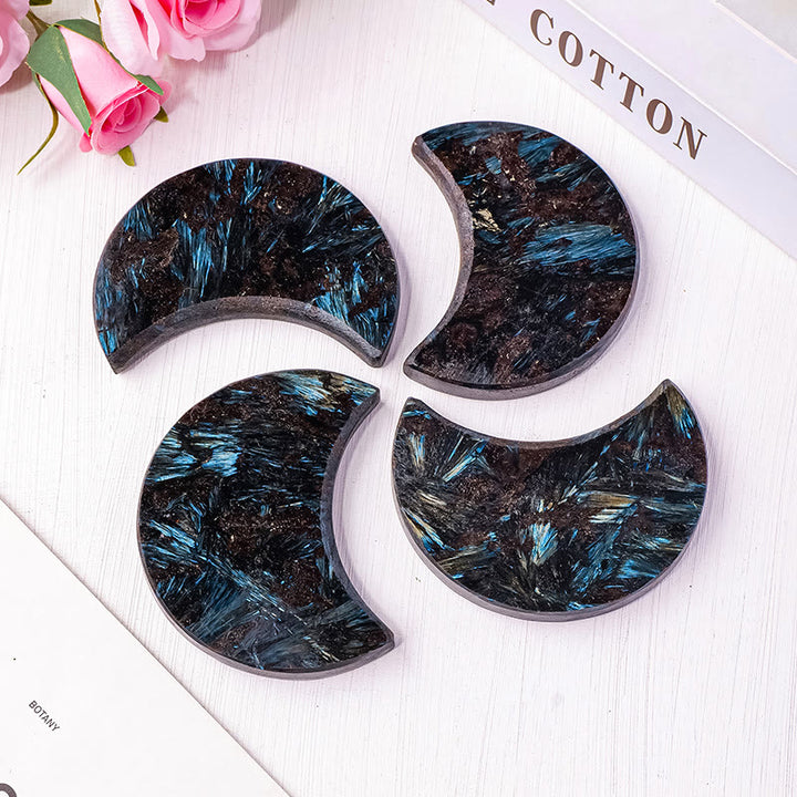 Piedra pulida de arfvedsonita Olivenorma con corte lunar, decoración
