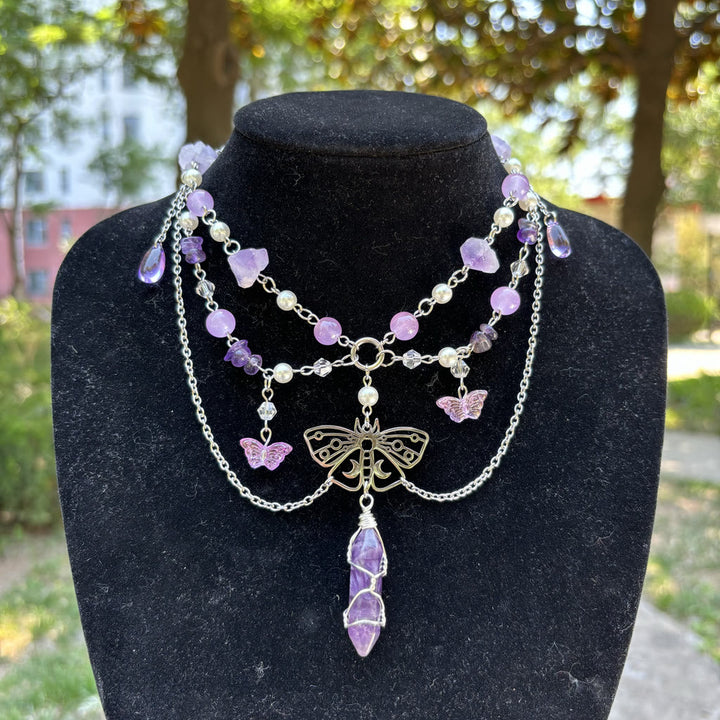 Gargantilla con capas de amatista y colgante de mariposa Olivenorma