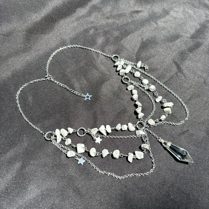 Gargantilla con colgante de estrella de Olivenorma con capas de piedra natural