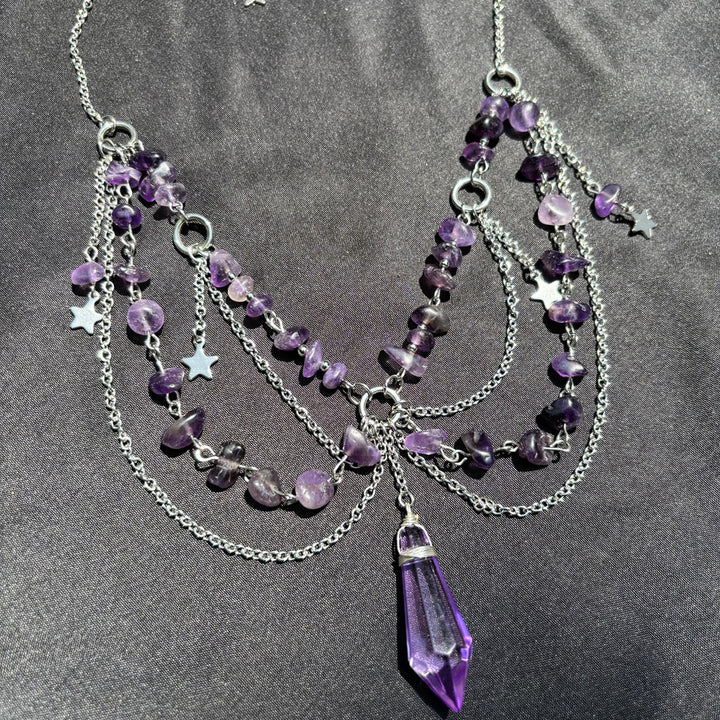 Gargantilla con colgante de estrella de Olivenorma con capas de piedra natural