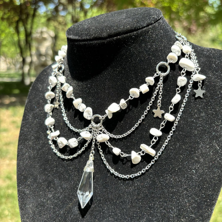 Gargantilla con colgante de estrella de Olivenorma con capas de piedra natural