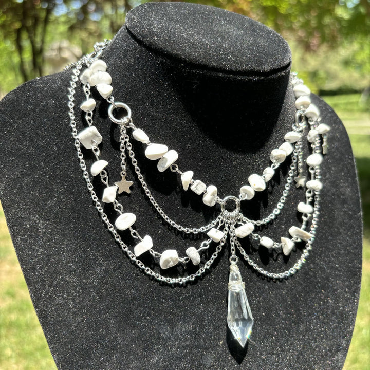 Gargantilla con colgante de estrella de Olivenorma con capas de piedra natural