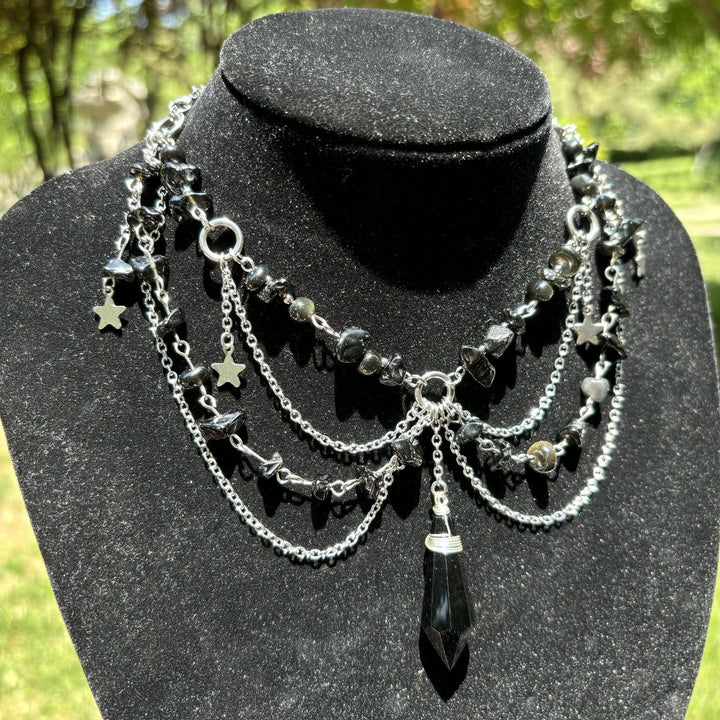 Gargantilla con colgante de estrella de Olivenorma con capas de piedra natural