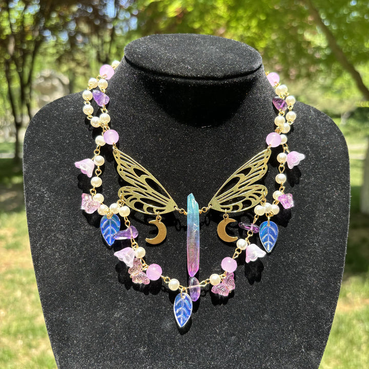Gargantilla en capas con mariposas y perlas de agua dulce y amatista de Olivenorma