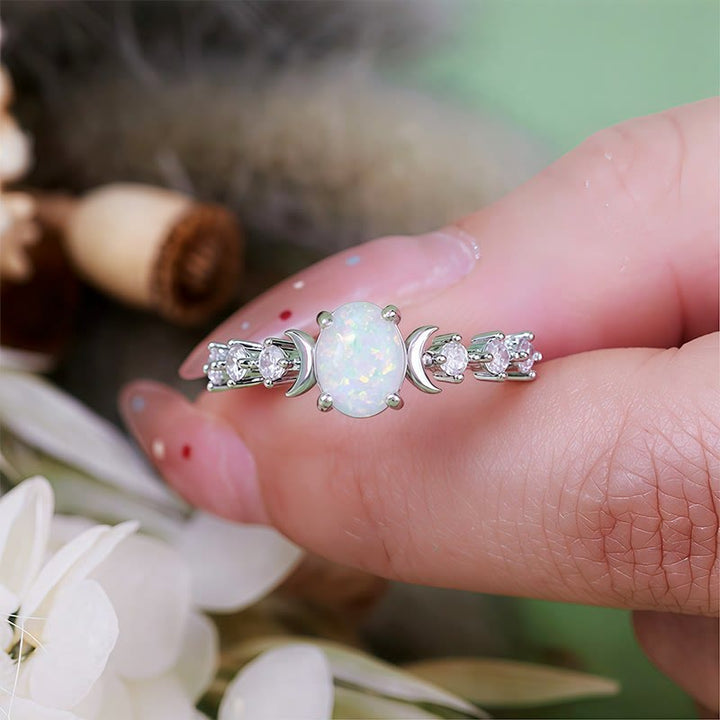 Anillo de doble luna con ópalo natural de Olivenorma