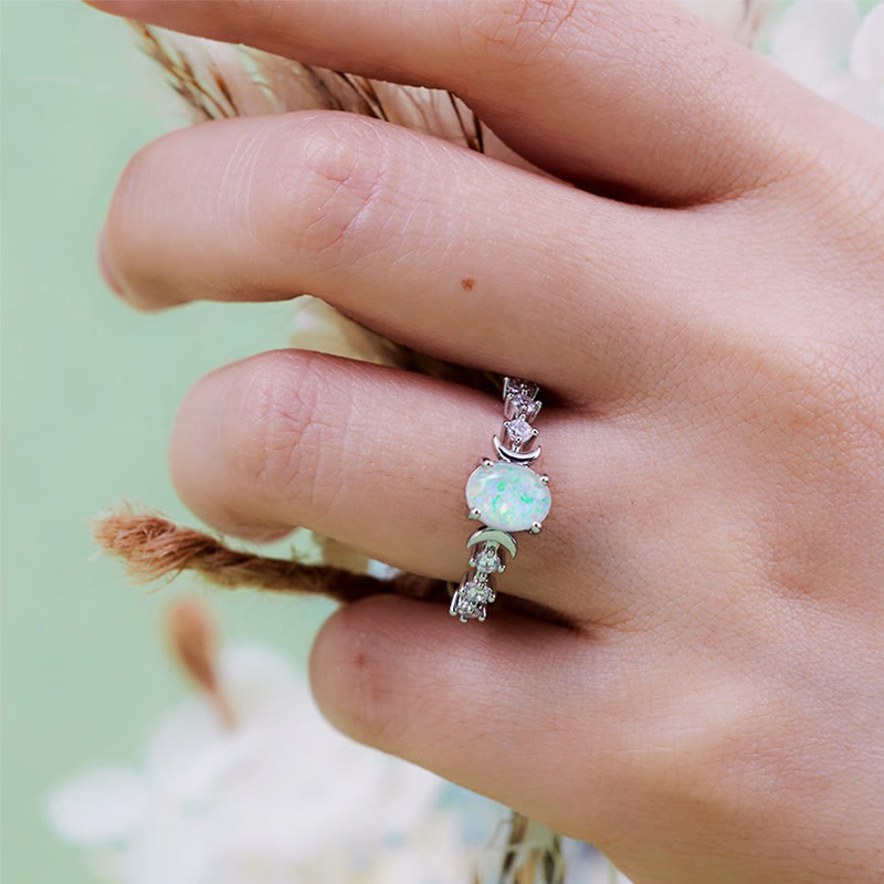 Anillo de doble luna con ópalo natural de Olivenorma