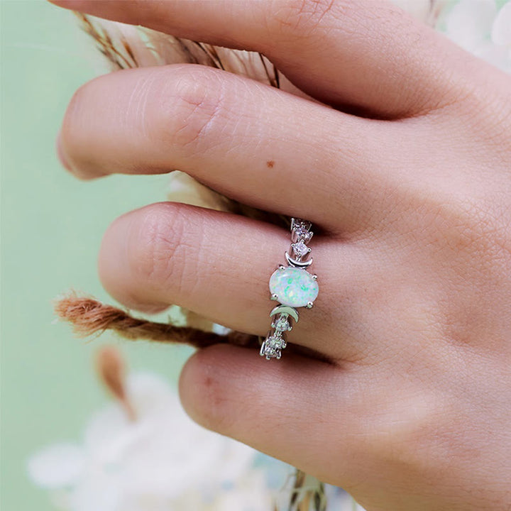 Anillo de doble luna con ópalo natural de Olivenorma