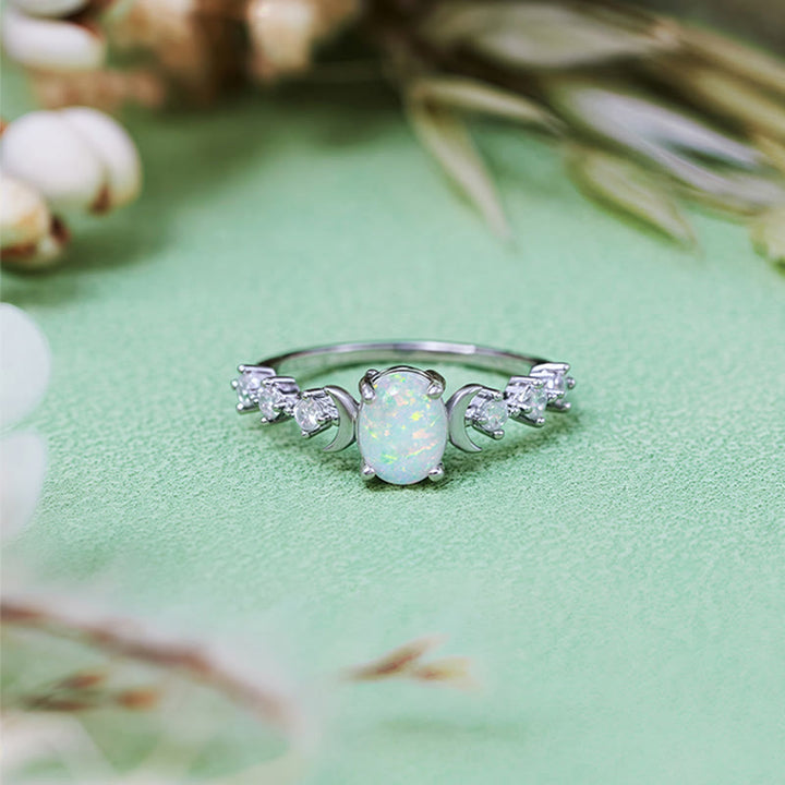 Anillo de doble luna con ópalo natural de Olivenorma