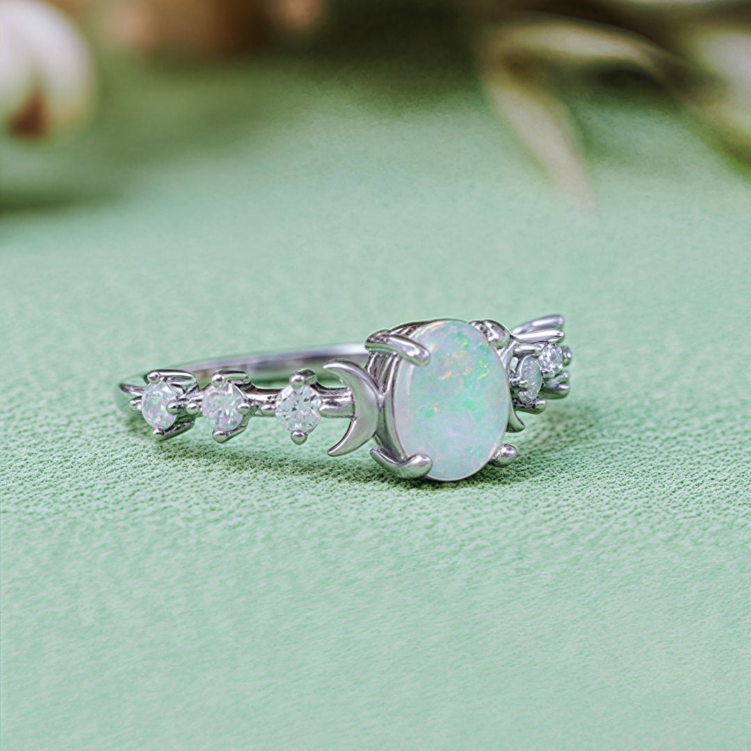 Anillo de doble luna con ópalo natural de Olivenorma