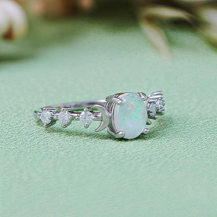 Anillo de doble luna con ópalo natural de Olivenorma