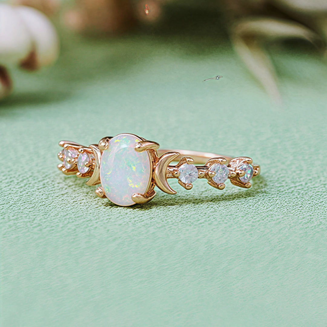 Anillo de doble luna con ópalo natural de Olivenorma