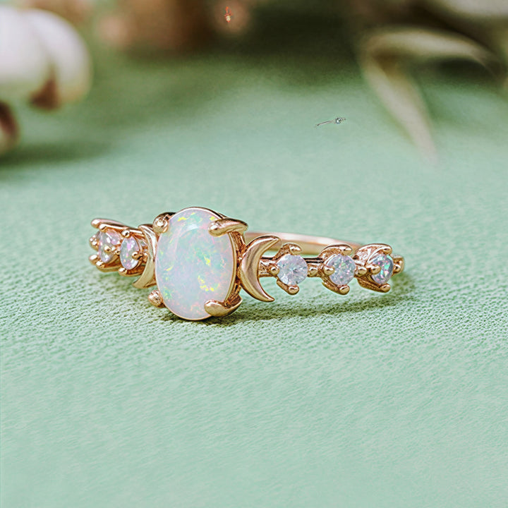 Anillo de doble luna con ópalo natural de Olivenorma