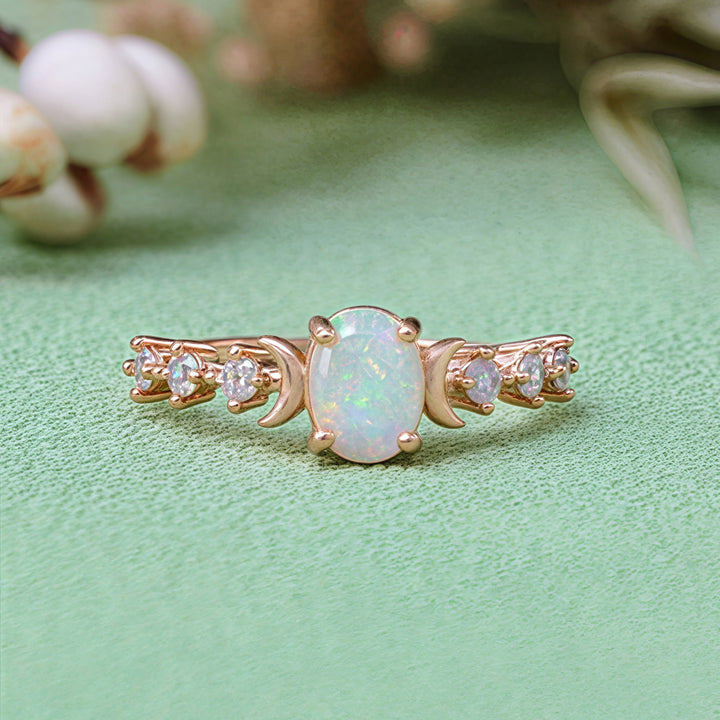 Anillo de doble luna con ópalo natural de Olivenorma