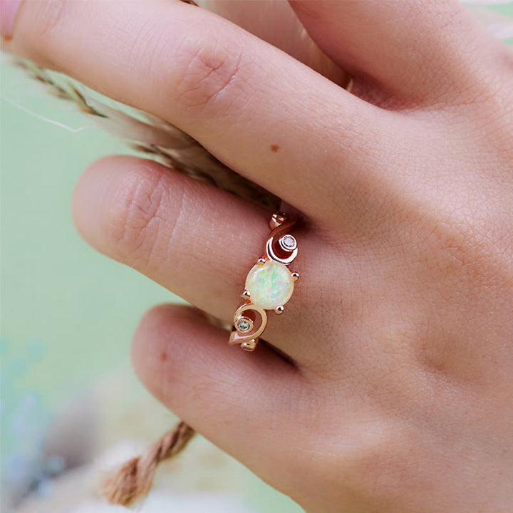 Anillo de enredadera de ópalo morado blanco natural de Olivenorma
