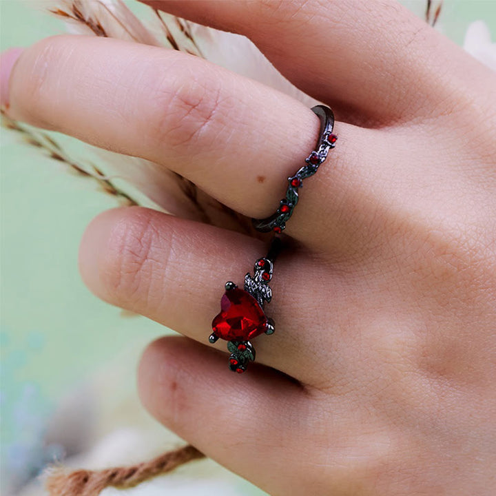 Juego de 2 anillos de cuarzo negro y rubí con forma de corazón de Olivenorma